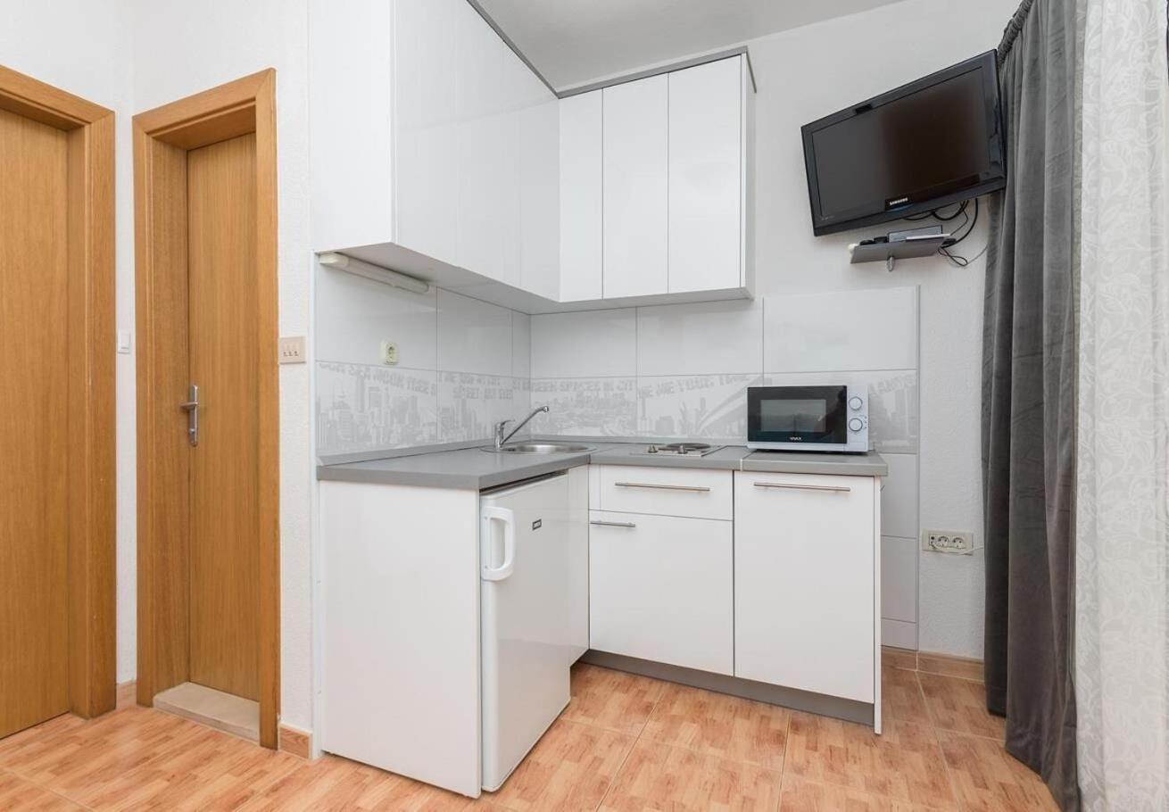 Apartments Ivi - 100 M From Pebble Beach Drašnice Zewnętrze zdjęcie