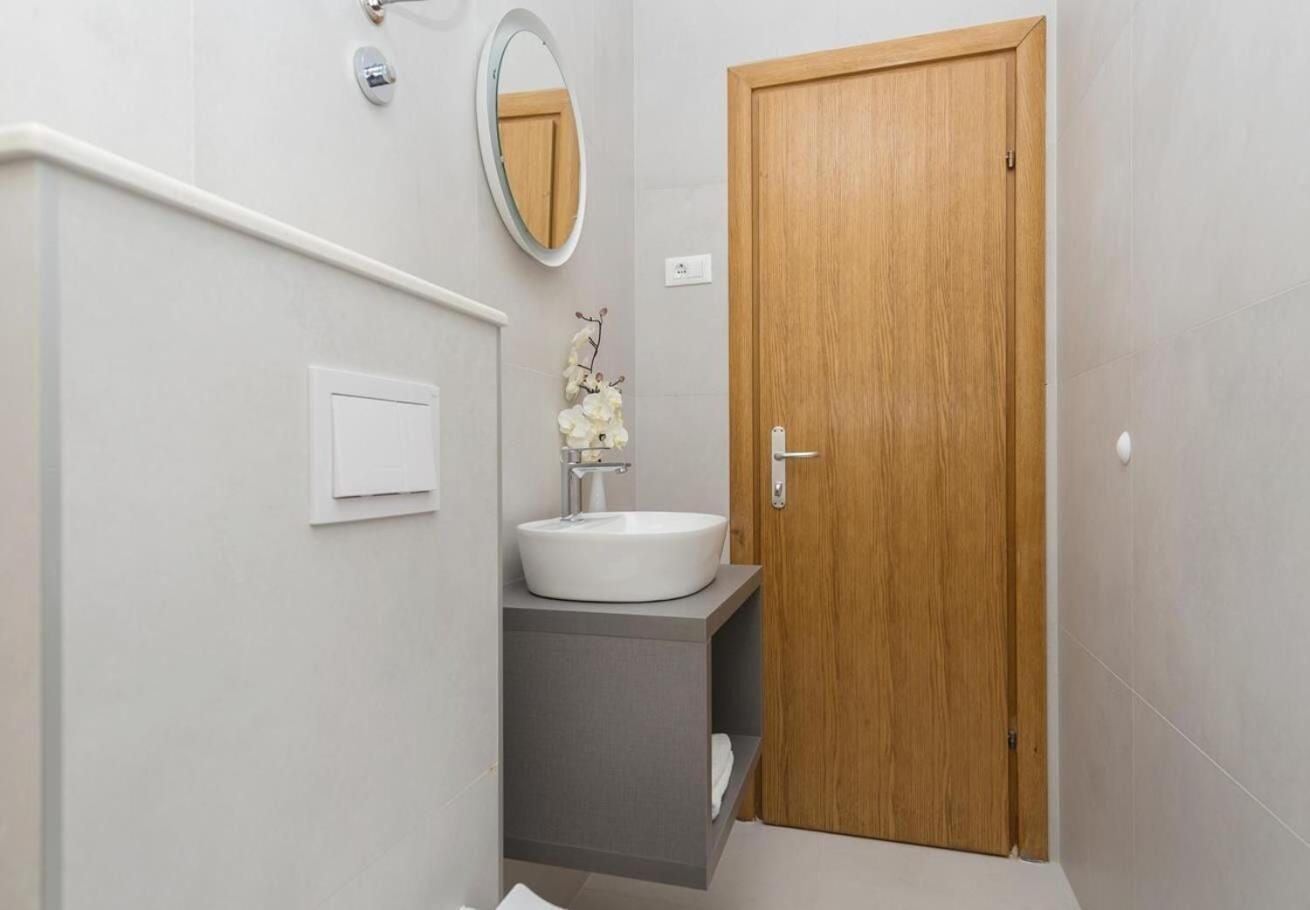 Apartments Ivi - 100 M From Pebble Beach Drašnice Zewnętrze zdjęcie
