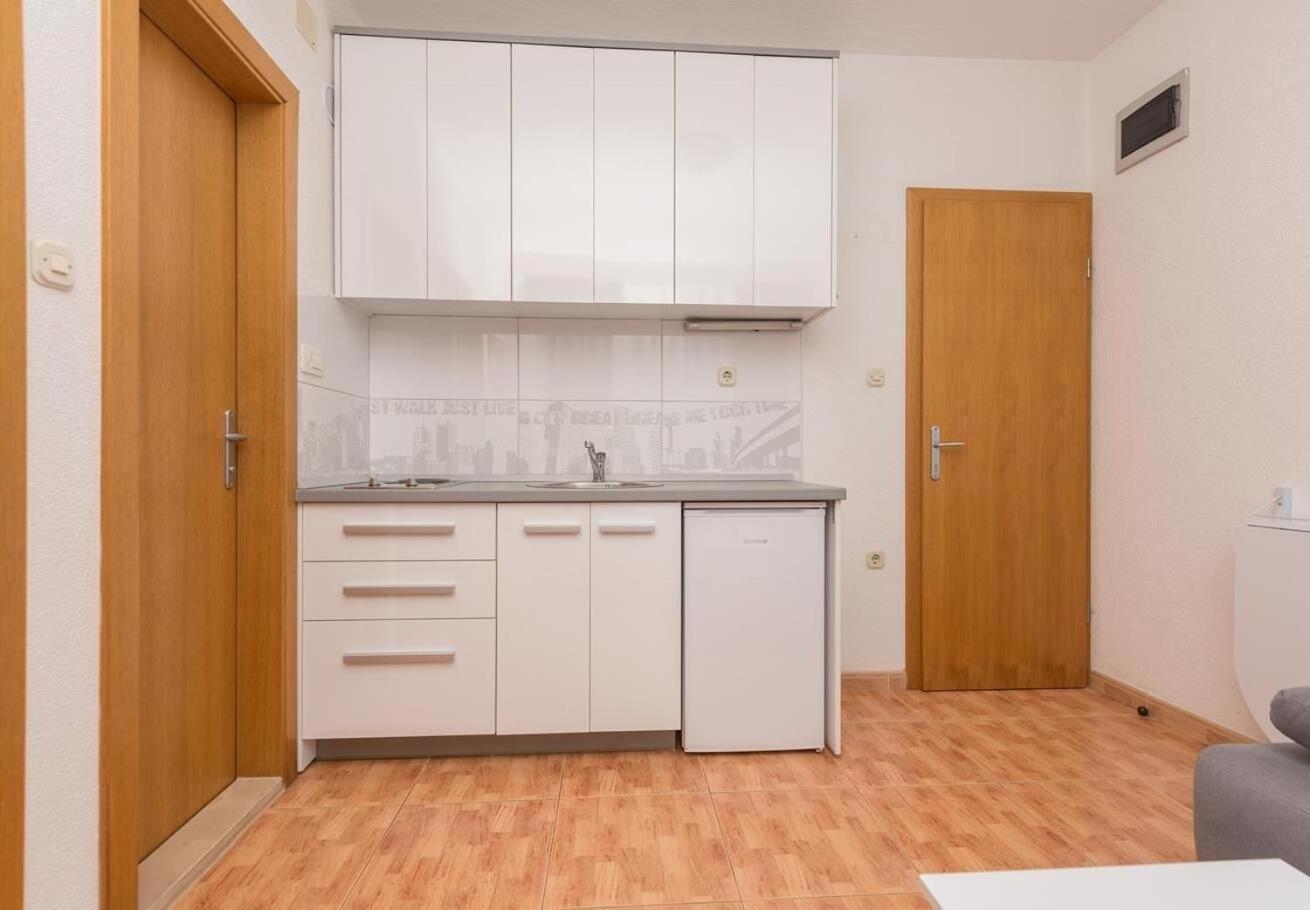 Apartments Ivi - 100 M From Pebble Beach Drašnice Zewnętrze zdjęcie