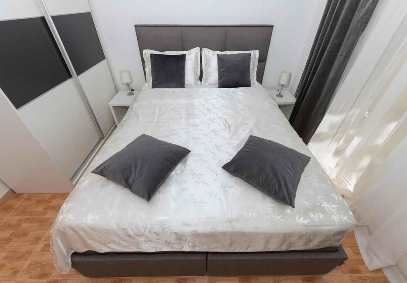 Apartments Ivi - 100 M From Pebble Beach Drašnice Zewnętrze zdjęcie