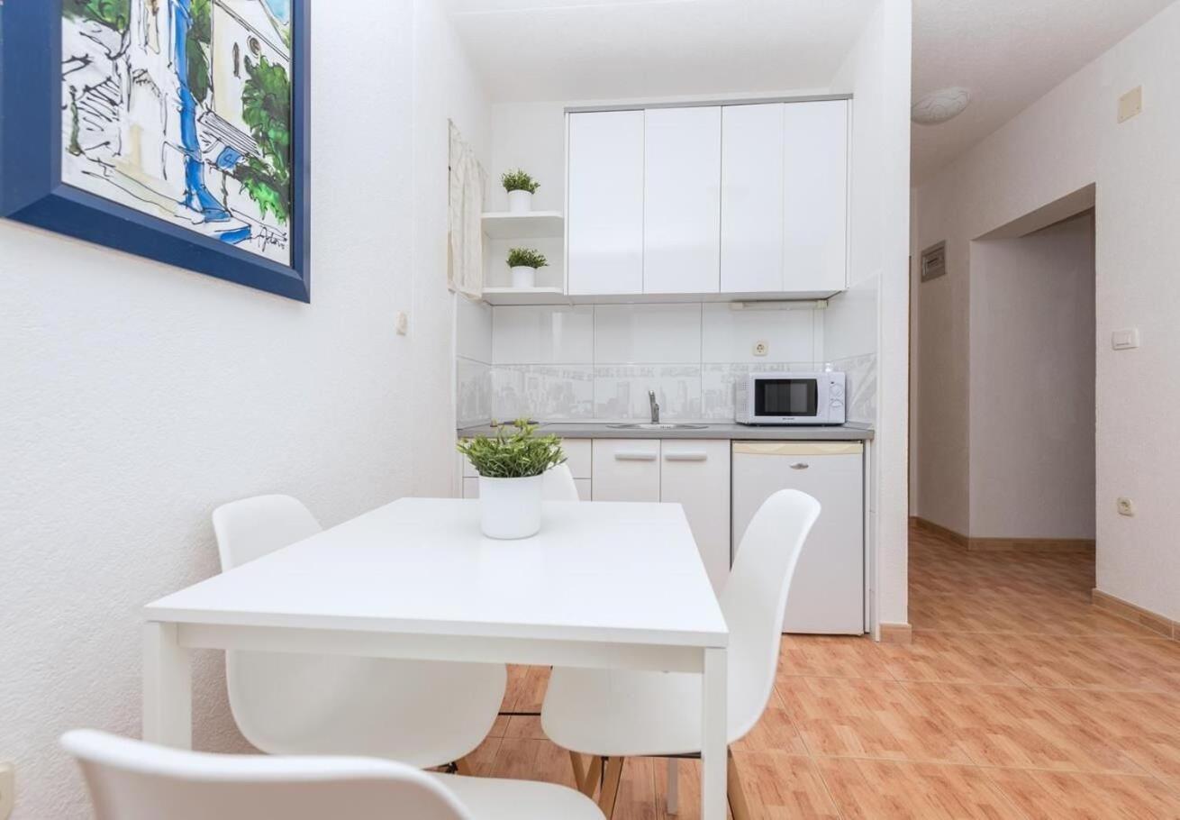 Apartments Ivi - 100 M From Pebble Beach Drašnice Zewnętrze zdjęcie