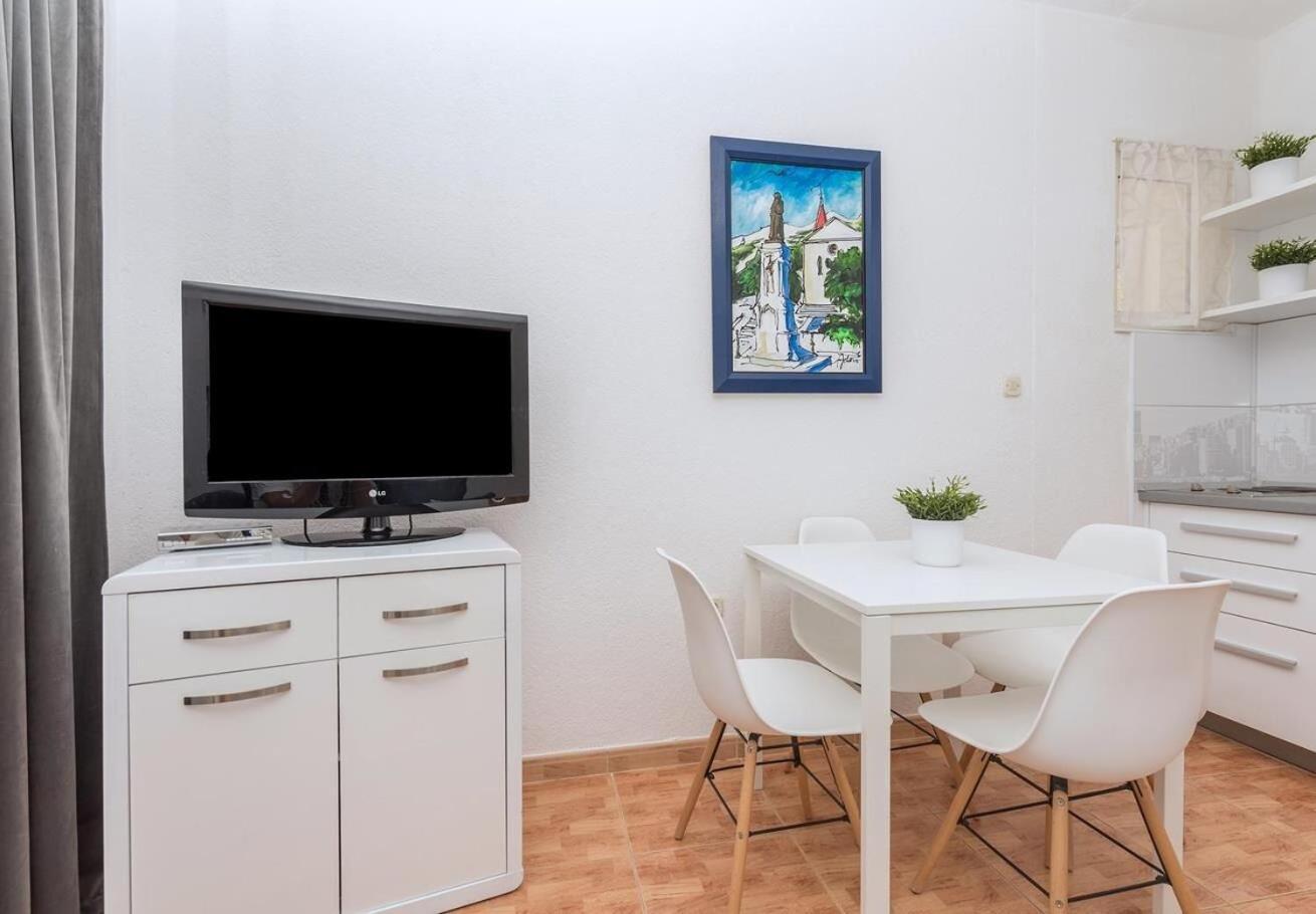 Apartments Ivi - 100 M From Pebble Beach Drašnice Zewnętrze zdjęcie