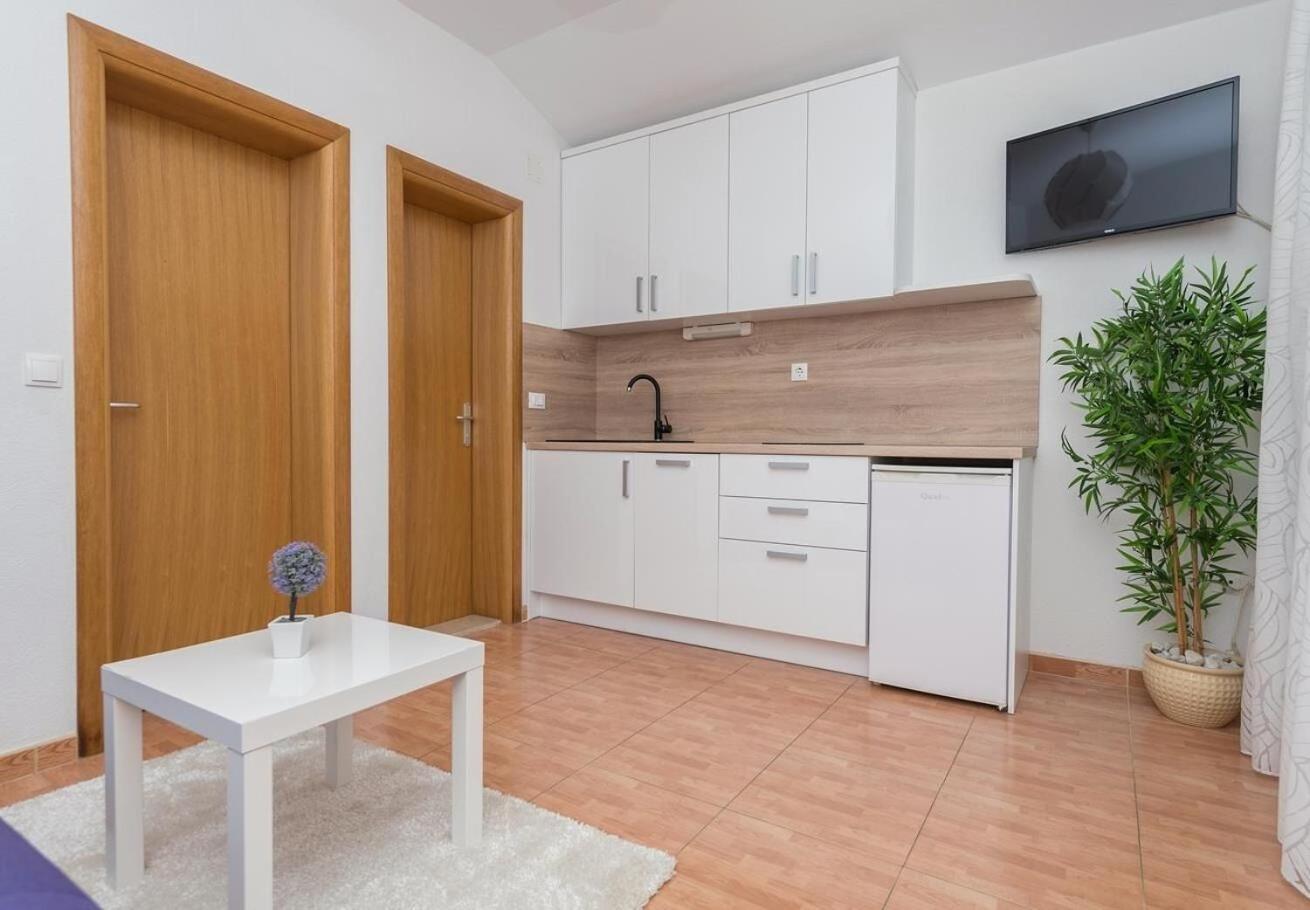 Apartments Ivi - 100 M From Pebble Beach Drašnice Zewnętrze zdjęcie